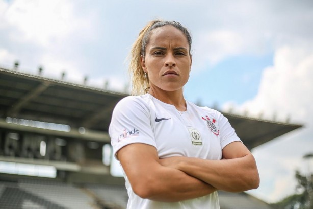 Corinthians anuncia a contratação de Mônica para o futebol feminino