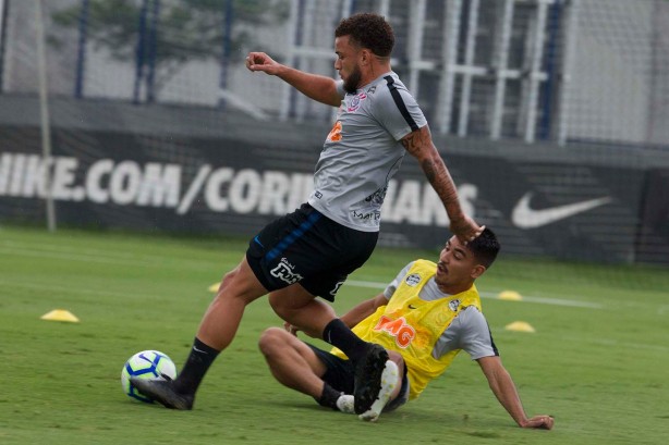 André Luís e Oya no último treino antes do jogo contra a Chapecoense