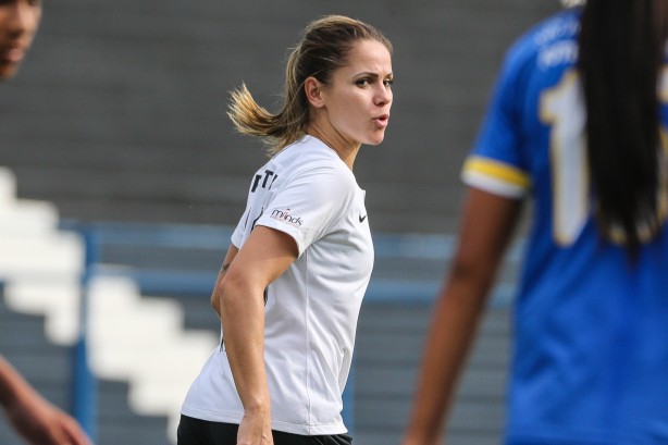 Érika durante jogo contra o São José, pelo Campeonato Brasileiro Feminino