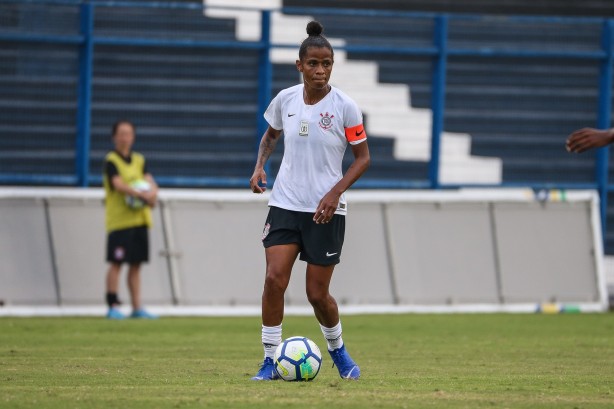 Grazi durante jogo contra o São José, pelo Campeonato Brasileiro Feminino