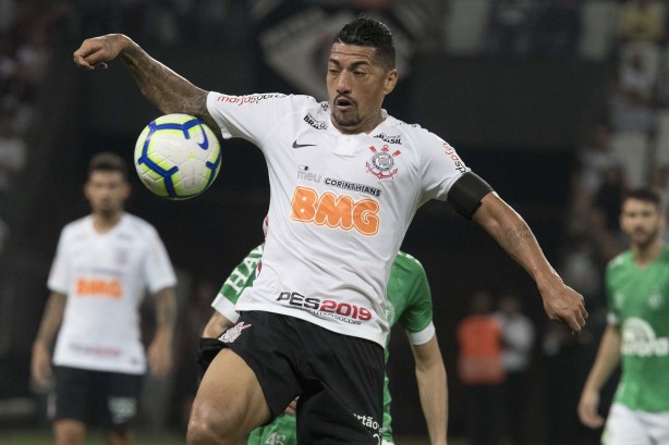 Ralf fez uma partida espetacular diante a Chapecoense, pela Copa do Brasil, na Arena