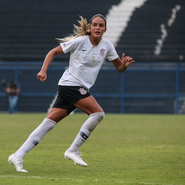 Gabi Nunes jogandoc contra o São José, pelo Campeonato Brasileiro Feminino