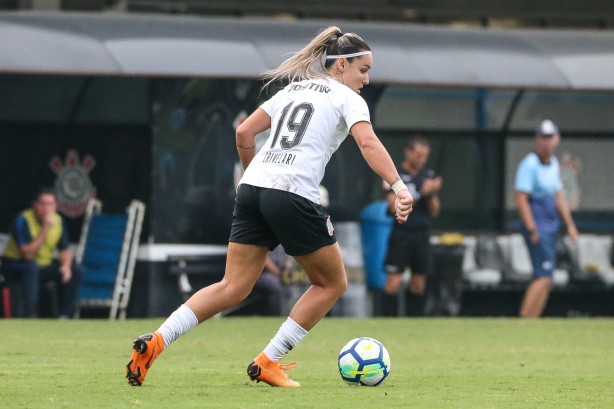 Giovanna durante jogo contra o São José, pelo Brasileirão Feminino