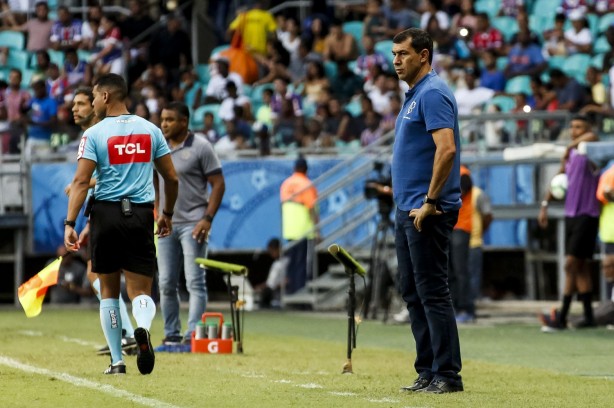 Fábio Carille comandou o Corinthians na derrota para o Bahia, pelo Brasileirão