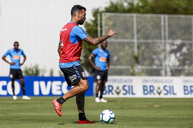 Michel Macedo durante treino deste sábado no CT Joaquim Grava