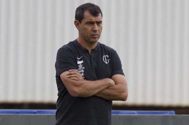 Carille comanda treino no CT Joaquim Grava após derrota par ao Bahia, pelo Brasileirão