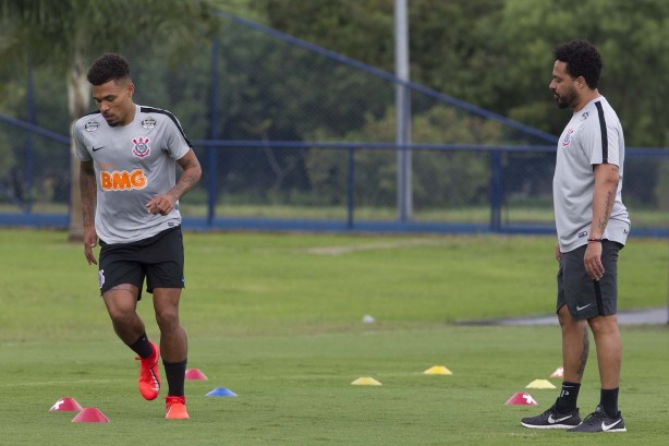 Júnior Urso no treino de reapresentação do Corinthians após derrota para o Bahia, pelo Brasileirão