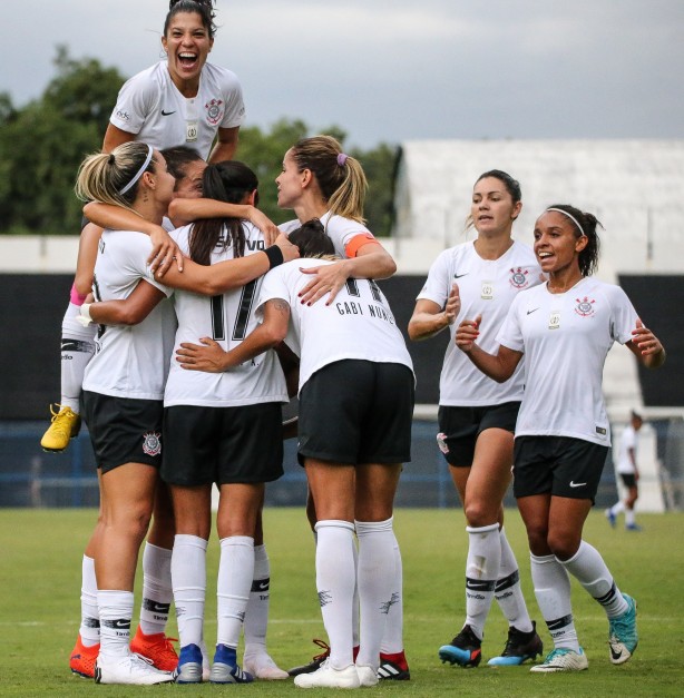 Corinthians Futebol Feminino comemora gol contra o São José, pelo Paulistão