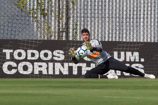 Caíque França durante o último treino do Corinthians antes de enfrentar a Chapecoense