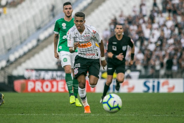 Pedrinho durante jogo contra a Chapecoense, pelo Brasileirão, na Arena Corinthians