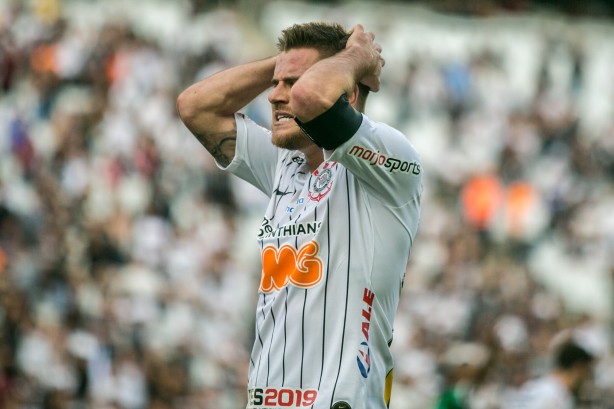 Ramiro durante jogo contra a Chapecoense, pelo Brasileirão, na Arena Corinthians