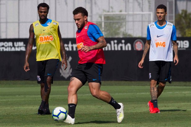 Renê Júnior, André Luís e Thiaguinho durante o último treino do Corinthians