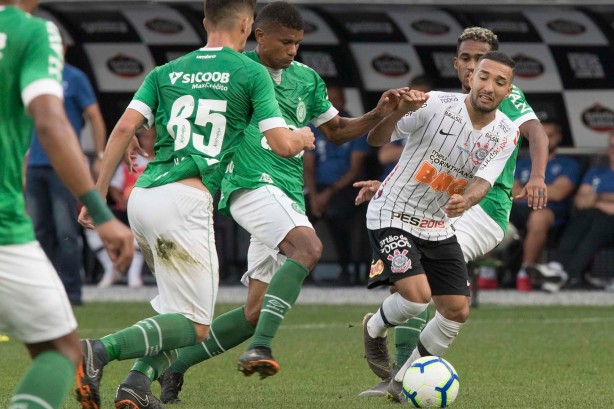 Clayson durante jogo contra a Chapecoense, na Arena Corinthians, pelo Brasileirão