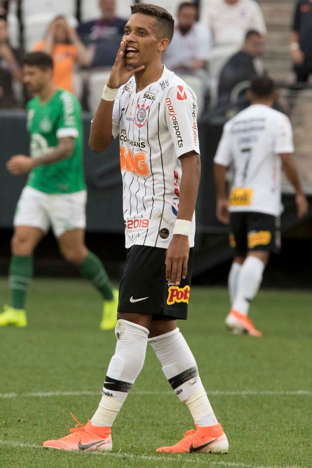 Jovem Pedrinho durante jogo contra a Chapecoense, na Arena Corinthians, pelo Brasileirão