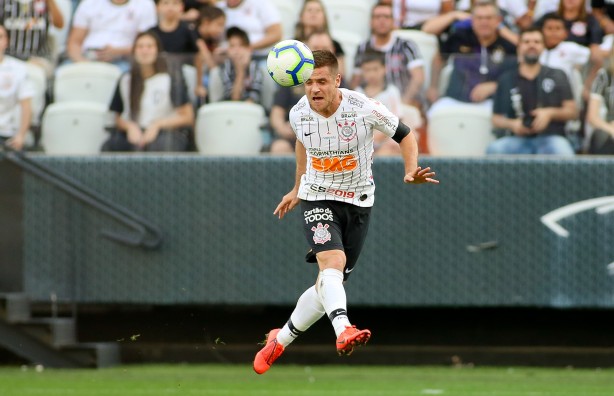 Ramiro durante jogo contra a Chapecoense, na Arena Corinthians, pelo Brasileirão