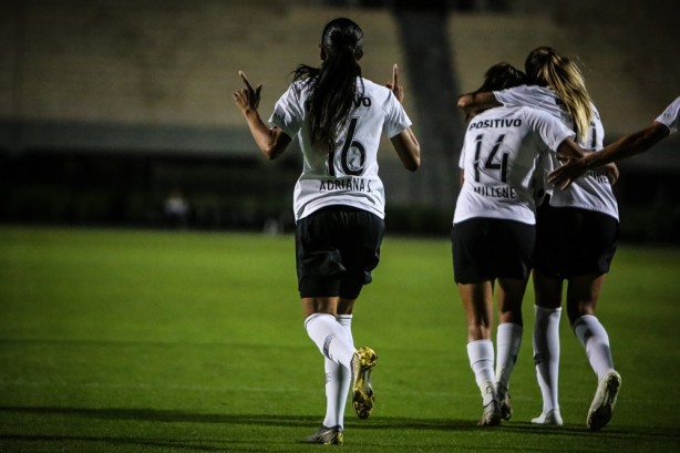 Adriana marcou um, dos três gol, do Corinthians sobre o Iranduba, pelo Brasileiro Feminino