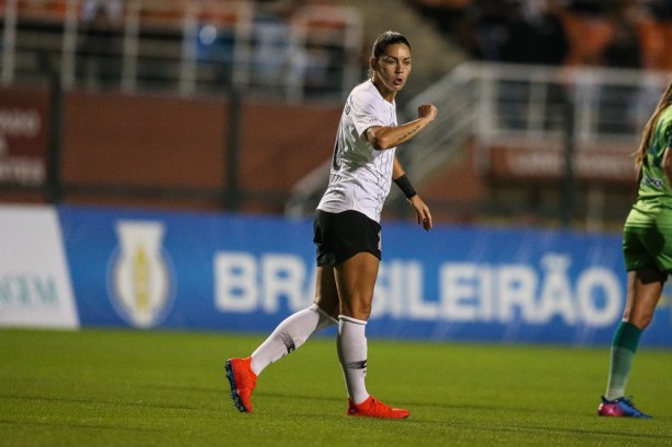 Gabi Zanotti no duelo contra o Iranduba, pelo Brasileirão Feminino