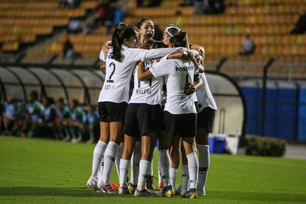 Meninas do Corinthians Futebol Feminino venceram o Iranduba e seguem na cola dos líderes