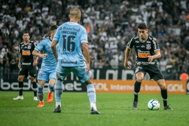 Avelar na partida contra o Grêmio, pelo Campeonato Brasileiro, na Arena Corinthians