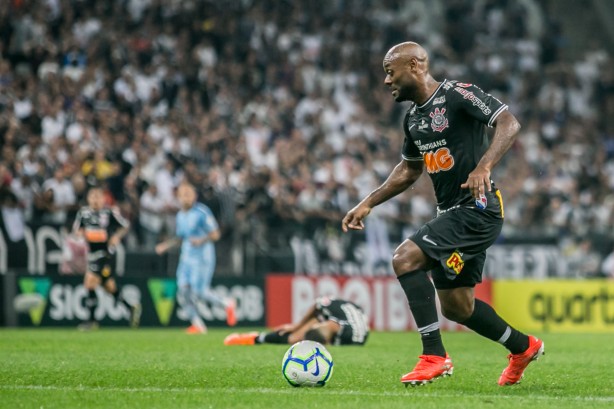 Love na partida contra o Grêmio, pelo Campeonato Brasileiro, na Arena Corinthians