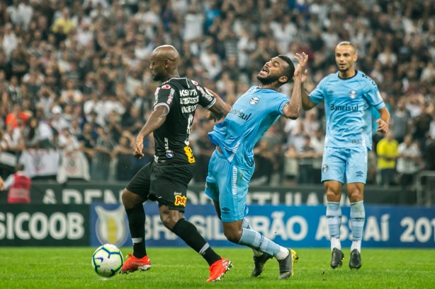 Vagner Love na partida contra o Grêmio, pelo Campeonato Brasileiro, na Arena Corinthians