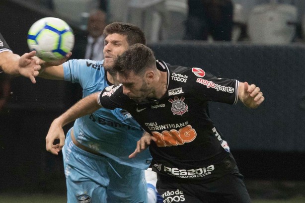 Mauro Boselli foi titular contra o Grêmio, no jogo válido pelo Brasileirão