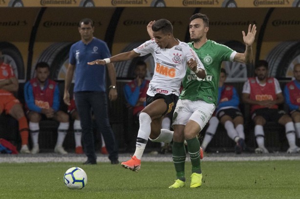 Pedrinho vem atuando pelas beiradas escalado por Carille