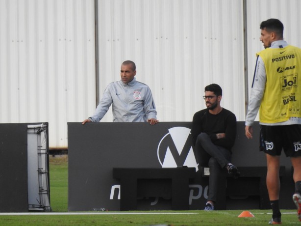 Emerson Sheik e Vilson Menezes, hoje dirigentes do Corinthians, acompanharam a atividade