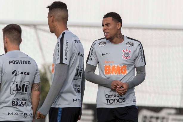 Atacante Gustavo no treinamento de hoje no CT Joaquim Grava