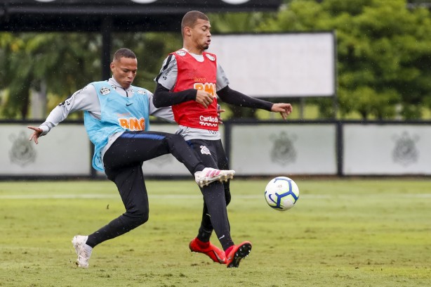 Janderson e João Victor no treino deste sábado no CT Joaquim Grava