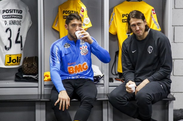Jogadores chegam para enfrentar o Athletico-PR