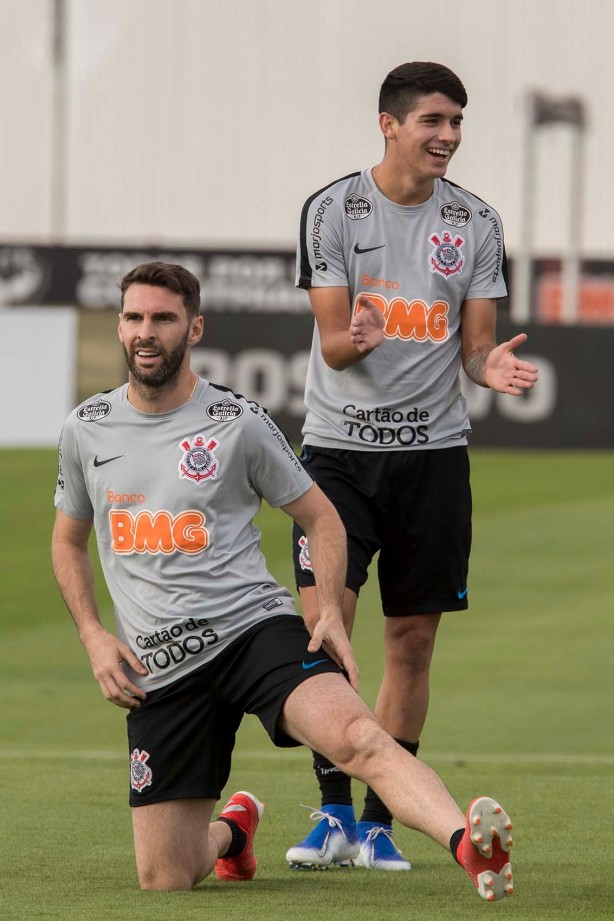 Boselli e Araos treinando no CT Joaquim Grava