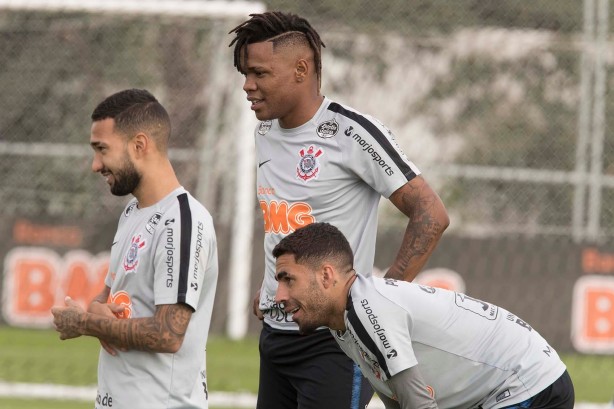 Clayson, Jesus e Gabriel treinam nesta segunda-feira no CT