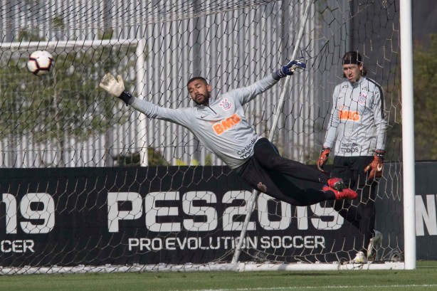 Diego e Cássio treinam no CT Joaquim Grava