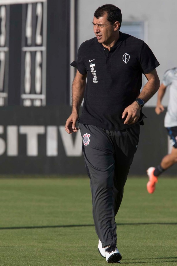 Fábio Carille no treino desta quarta-feira no CT Joaquim Grava