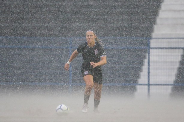 Giovanna Crivelari na goleada contra o Vitória-PE, pelo Campeonato Brasileiro Feminino
