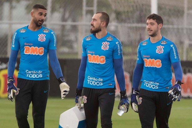 Goleiros do Corinthians no treino de hoje no CT