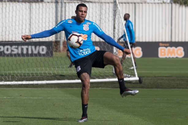 Gustavo no treino desta terça-feira no CT Joaquim Grava