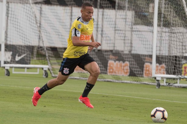 Janderson no treino desta segunda-feira no CT