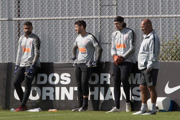 Léo Jabá esteve presente no treino de hoje no CT Joaquim Grava