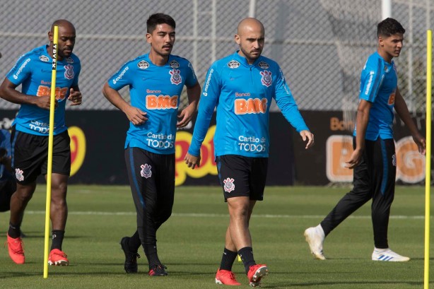 Oya e Régis treinam no CT Joaquim Grava