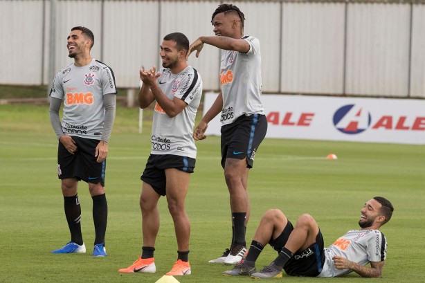 Timão treina nesta segunda-feira no CT Joaquim Grava