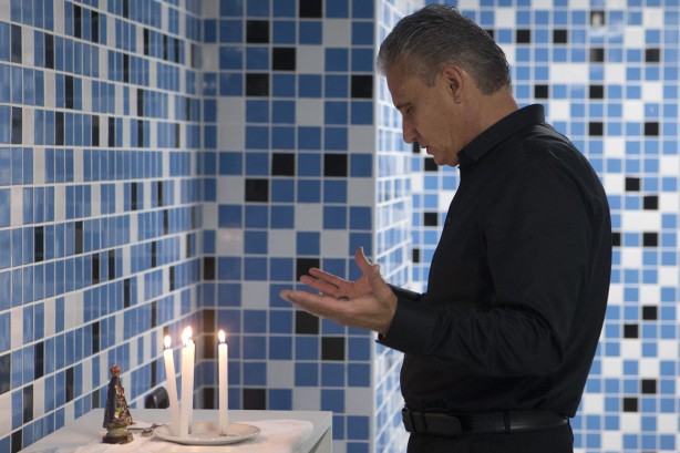 Antes do jogo, um Tite calmo e com fé, como sempre; depois dos pênaltis....
