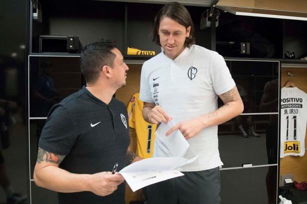Cássio no vestiário da Arena Corinthians antes do jogo contra o Deportivo Lara