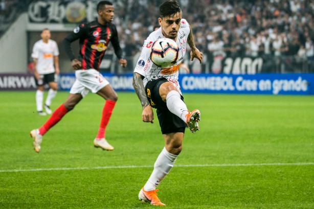 Lateral Fagner no jogo contra o Deportivo Lara, na Arena Corinthians, pela Sul-Americana