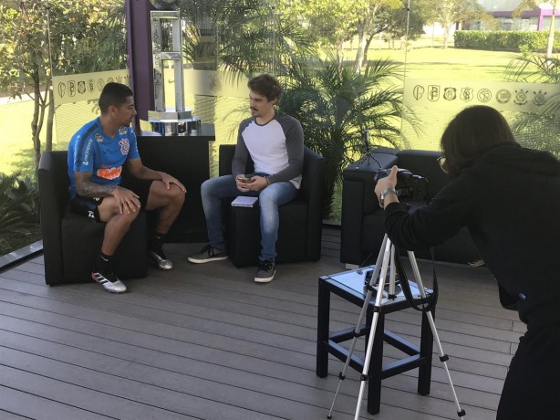 Ralf durante entrevista ao Meu Timão no CT Joaquim Grava