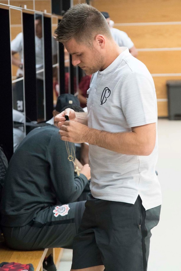 Ramiro no vestiário da Arena Corinthians antes do jogo contra o Deportivo Lara