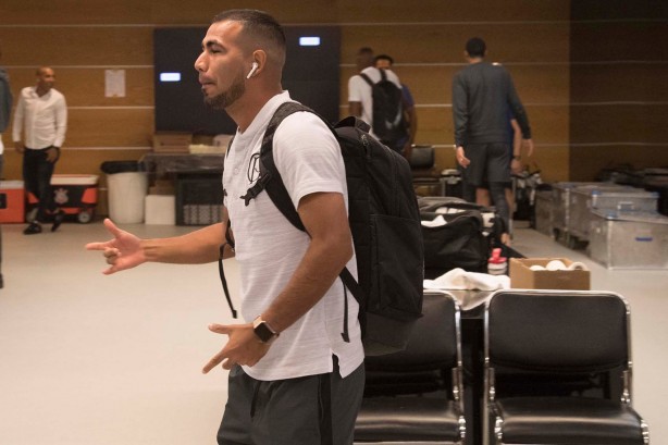 Sornoza no vestiário da Arena Corinthians antes do jogo contra o Deportivo Lara
