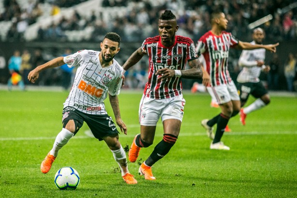 Clayson no jogo contra o São Paulo, pelo Campeonato Brasileiro, na Arena Corinthians