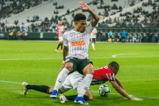 Júnior Urso no jogo contra o São Paulo, pelo Campeonato Brasileiro, na Arena Corinthians